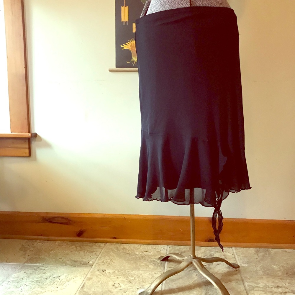 Black Soft Fabric Pencil Skirt with Frill and Tie
